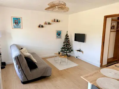 Télévision ou salle de divertissement dans l'établissement Prix malin T2 1er étage