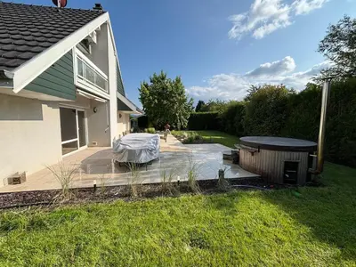 Jardin de l'établissement Grande maison de haut standing à 2 min du golf!