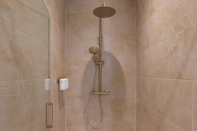 Salle de bains dans l'établissement L'escapade Vosgienne, Cinéma, Balnéo