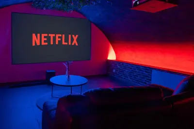 Télévision ou salle de divertissement dans l'établissement L'escapade Vosgienne, Cinéma, Balnéo