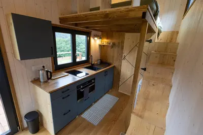 Cuisine ou kitchenette dans l'établissement Tiny house à la ferme