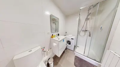 Salle de bains dans l'établissement L'Edenhome 1 parking