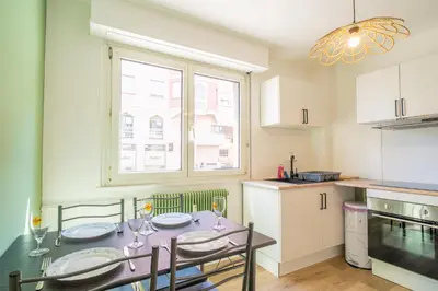Cuisine ou kitchenette dans l'établissement Centre 5 mins à pieds - Proche parkings - Lit 160 cm