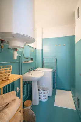 Salle de bains dans l'établissement Centre 5 mins à pieds - Proche parkings - Lit 160 cm