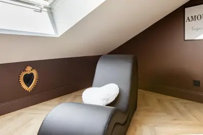 Coin salon dans l'établissement Suite Choco Love and SPA