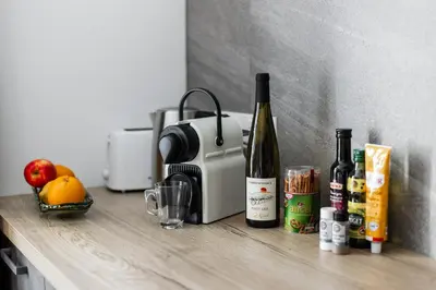 Cuisine ou kitchenette dans l'établissement Automobile