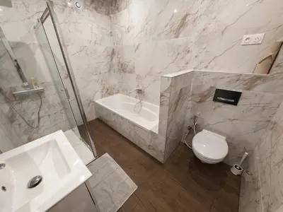 Salle de bains dans l'établissement Le 15 - Beau T3 lumineux et confortable- stationnement gratuit - Mulhouse Riedisheim