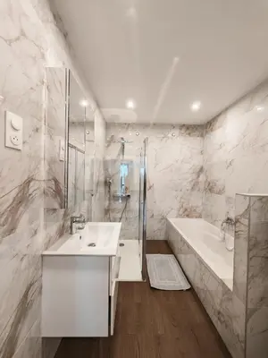 Salle de bains dans l'établissement Le 15 - Beau T3 lumineux et confortable- stationnement gratuit - Mulhouse Riedisheim