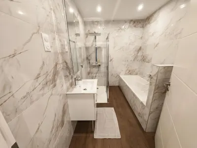 Salle de bains dans l'établissement Le 15 - Beau T3 lumineux et confortable- stationnement gratuit - Mulhouse Riedisheim