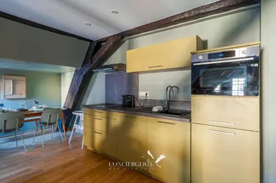 Cuisine ou kitchenette dans l'établissement Pistachio Duplex Apartment - Hypercentre Colmar