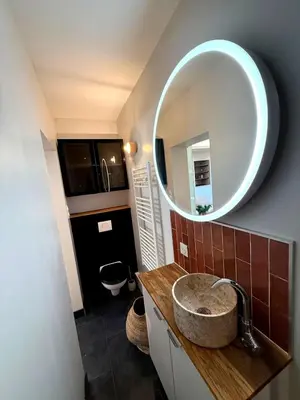 Salle de bains dans l'établissement L'Escapade Méditerranéenne