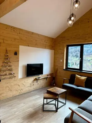Télévision ou salle de divertissement dans l'établissement Chalet Muguet, spa privatif, 4p