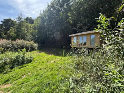 Jardin de l'établissement Cabane du domaine du morbues