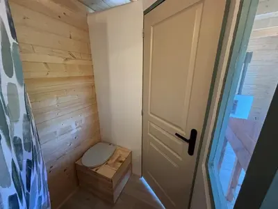 Salle de bains dans l'établissement Cabane du domaine du morbues