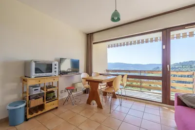 Vue générale sur la montagne ou vue sur la montagne depuis l'appartement