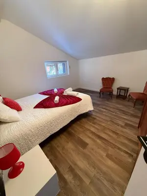Un ou plusieurs lits dans un hébergement de l'établissement Appartement 9 lumineux, agréable