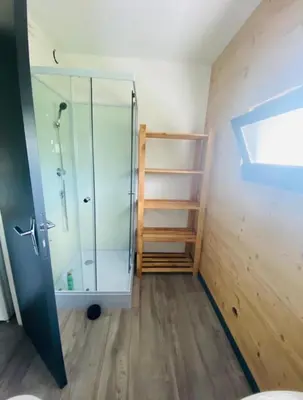 Salle de bains dans l'établissement Studio à Gérardmer, les Dryades