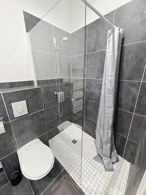Salle de bains dans l'établissement Le Jardin Secret Apartment
