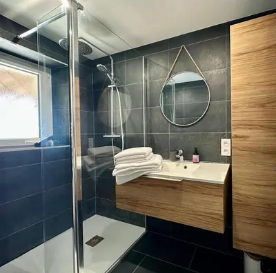 Salle de bains dans l'établissement Calme à la campagne, confort de la ville !
