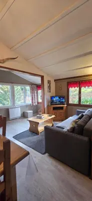 Coin salon dans l'établissement Chalet du Feignole