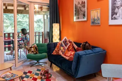 Coin salon dans l'établissement Chèvreroche - Bol d'air