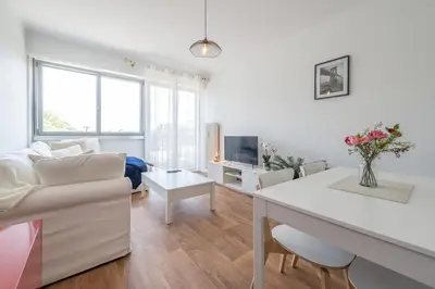 Télévision ou salle de divertissement dans l'établissement Very nice apartment, center near Colmar train station
