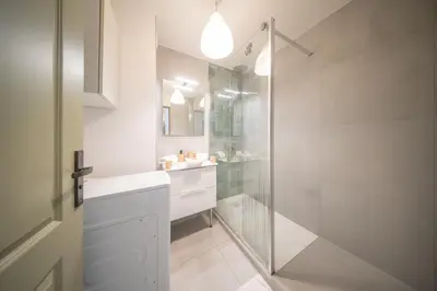 Salle de bains dans l'établissement Bord du Canal 134 Logement Terrasse Mulhouse
