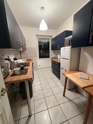 Cuisine ou kitchenette dans l'établissement Appartement RDC F3 centre ville