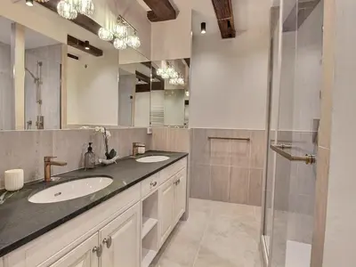 Salle de bains dans l'établissement Colmar : Appartement 6 pers, charme et modernité, centre-ville, parking inclus - FR-1-722-14