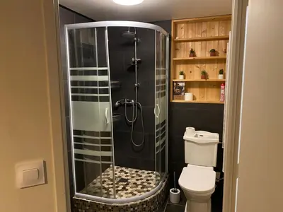 Salle de bains dans l'établissement A l'espace détente-Gîte de groupe 9p- sauna & bain nordique-proche la Bresse et Gérardmer