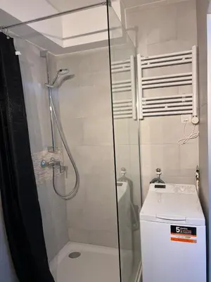 Salle de bains dans l'établissement STUDIO 50m de gare de st-louis