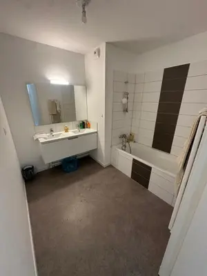 Salle de bains dans l'établissement RS hébergement
