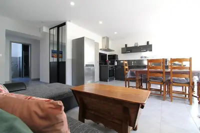 Cuisine ou kitchenette dans l'établissement Gîte Millésime à Gérardmer Emplacement idéal tout