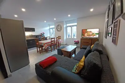 Télévision ou salle de divertissement dans l'établissement Gîte Millésime à Gérardmer Emplacement idéal tout