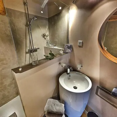 Salle de bains dans l'établissement La Grange du couvent B&B