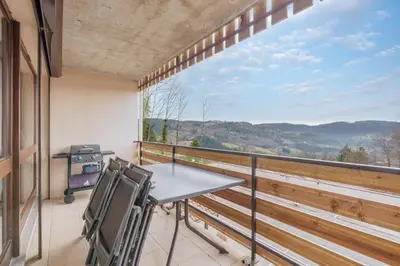 Vue générale sur la montagne ou vue sur la montagne depuis l'appartement