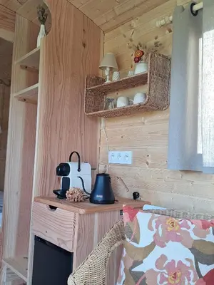 Cuisine ou kitchenette dans l'établissement Roulotte & Respire