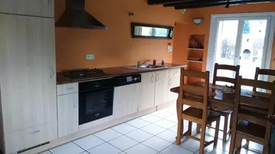 Cuisine ou kitchenette dans l'établissement Chalet pour amoureux de la nature avec vue sur le lac de Retournemer
