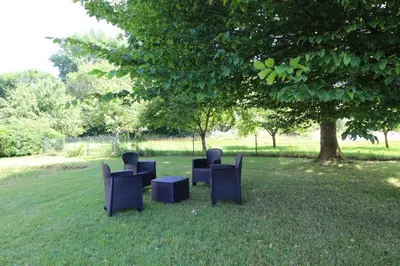 Jardin de l'établissement Gîte La Moselotte à Saulxures-sur-Moselotte Proche Lac et Voie Verte