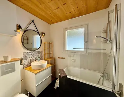 Salle de bains dans l'établissement Chalet Altitude Evasion, au cœur des Vosges
