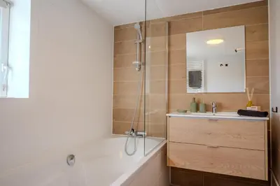 Salle de bains dans l'établissement L'Envol - Centre Ville - Proche Parking Gratuit - Commerces à Proximité