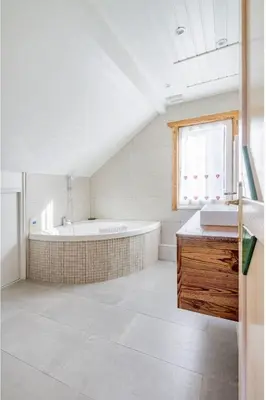 Salle de bains dans l'établissement Holiday Home Chalet Le Flocon Bleu mit Blick auf das Wasser by Interhome