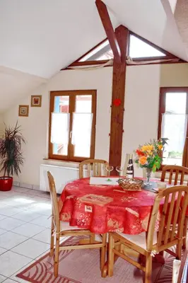 Coin salon dans l'établissement Holiday Home La Maison Bleue im Zentrum des Elsass in Bergheim by Interhome