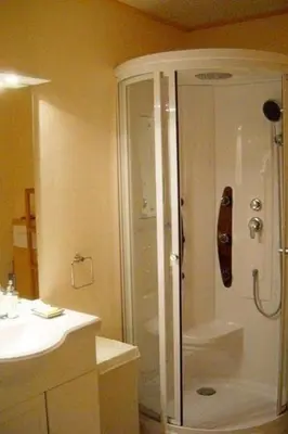 Salle de bains dans l'établissement Apartment Wohnung am Rheinufer in Kunheim by Interhome