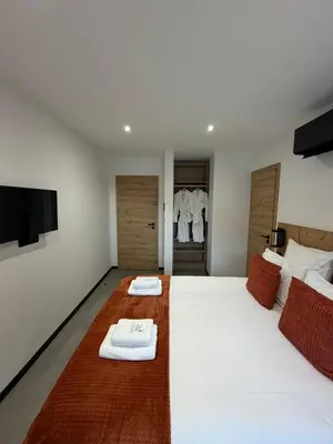 Un ou plusieurs lits dans un hébergement de l'établissement Domaine Des Sources - SPA, Sauna, Games - 12 people