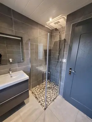 Salle de bains dans l'établissement Location 12 personnes SPA pêche chez Mémère Hélène