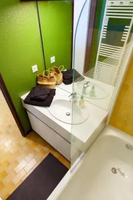 Salle de bains dans l'établissement Le Refuge du Belvédère
