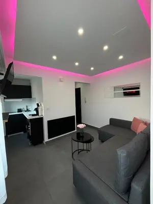 Cuisine ou kitchenette dans l'établissement MoonPink - Basel - AirPort - HighQuality