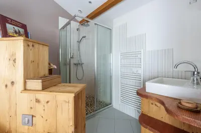 Salle de bains dans l'établissement Les Gelinottes - Avec sauna privé