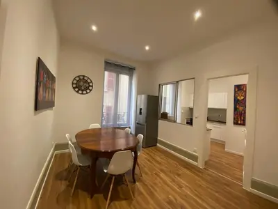 Télévision ou salle de divertissement dans l'établissement Bright and spacious apartment, Belfort center